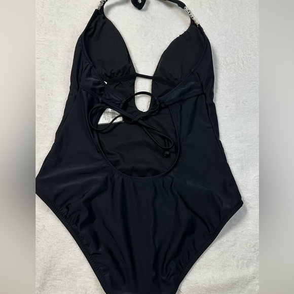 NWT Mossimo l Women’s Crochet Trim Plunge Black and White One Piece Swimsuit - Picture 9 of 12